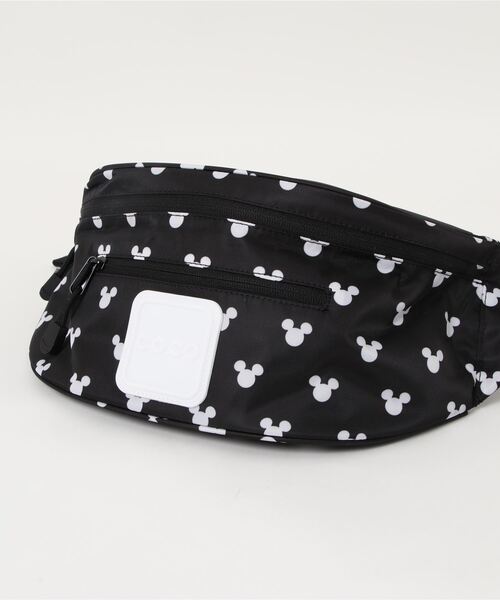 Disney（ディズニー）の「Disney×COCO ワッペン付きヒップバッグ（ボディバッグ/ウエストポーチ・レディース・ネイビー/ベージュ/ブラック・FREE）」の5枚目の写真