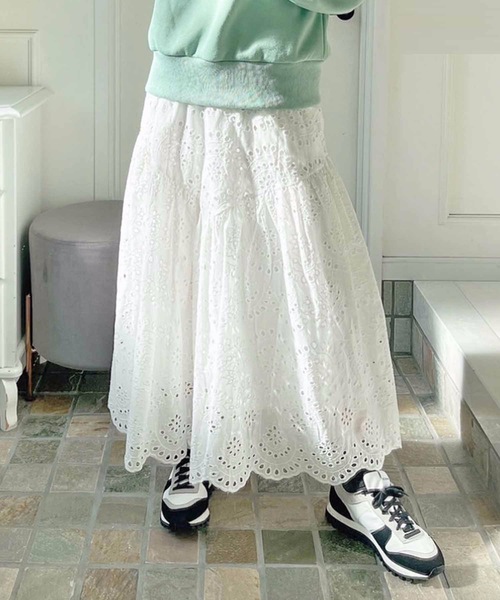 M y u(ミュー)の「2023 SS シフリー刺繍スカート(スカート・レディース・オフホワイト・FREE)」の2枚目の写真