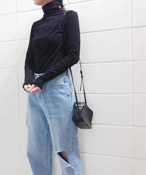 RR TOKYO（アールアールトウキョウ）の「コンフォートハイネック（Tシャツ/カットソー・レディース・ブラック/ベージュ/アイボリー/ブラウン/グレー・FREE）」の8枚目の写真