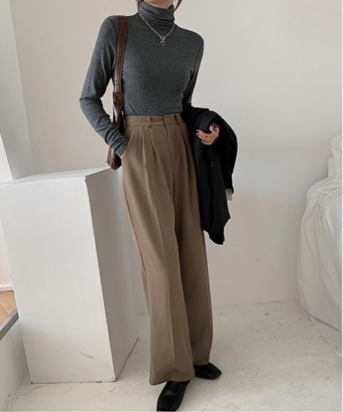 RR TOKYO（アールアールトウキョウ）の「コンフォートハイネック（Tシャツ/カットソー・レディース・ブラック/ベージュ/アイボリー/ブラウン/グレー・FREE）」の22枚目の写真