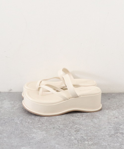 archives（アルシーヴ）の「厚底ラインサンダル（サンダル・レディース・ブラック/ベージュ/アイボリー・MEDIUM/LARGE）」の5枚目の写真