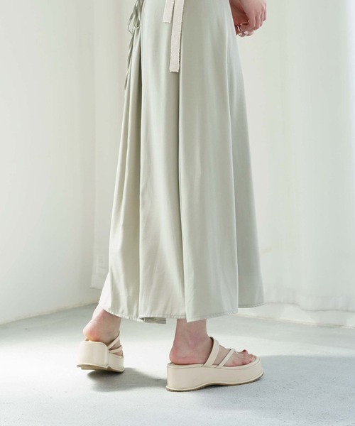 archives（アルシーヴ）の「厚底ラインサンダル（サンダル・レディース・ブラック/ベージュ/アイボリー・MEDIUM/LARGE）」の18枚目の写真