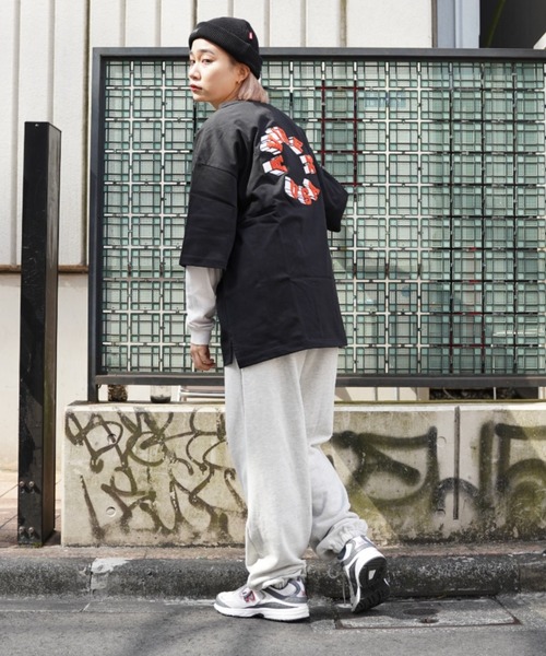 AVIREX（アヴィレックス）の「【直営店限定】サークル ロゴ ショートスリーブ Tシャツ/CIRCLE LOGO SHORT SLEEVE T-SHIRT（Tシャツ/カットソー・レディース・グレー/ホワイト/ブラック・LARGE/MEDIUM）」の12枚目の写真