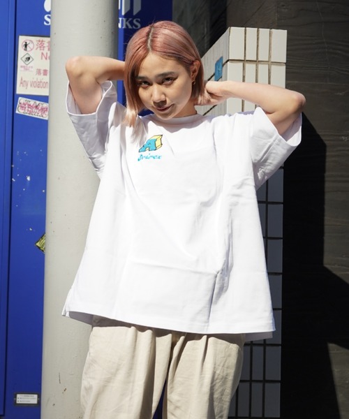 AVIREX（アヴィレックス）の「【直営店限定】サークル ロゴ ショートスリーブ Tシャツ/CIRCLE LOGO SHORT SLEEVE T-SHIRT（Tシャツ/カットソー・レディース・グレー/ホワイト/ブラック・LARGE/MEDIUM）」の13枚目の写真