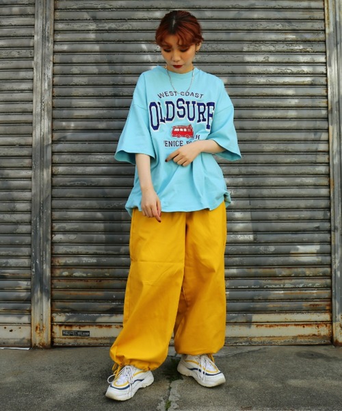 SPINNS（スピンズ）の「【ビッグシルエット】OLDSURF刺繍ロゴビッグTシャツ（Tシャツ/カットソー・メンズ・レッド/サックスブルー/ホワイト/イエロー/グリーン・ONESIZE）」の4枚目の写真