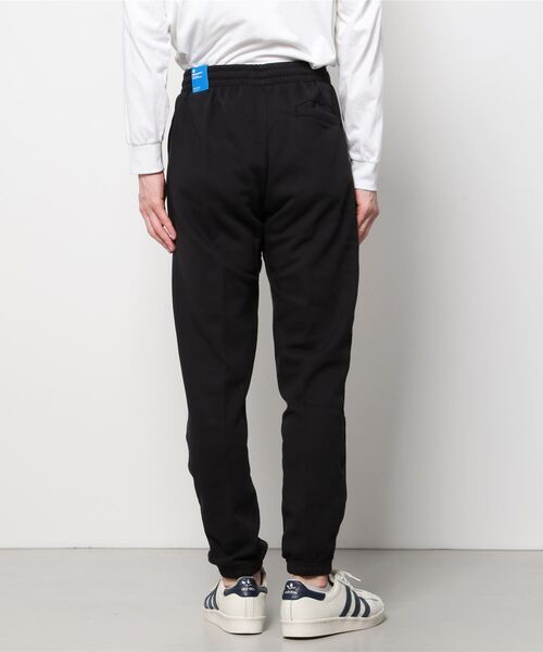 adidas（アディダス）の「アディカラー スピナー スウェット