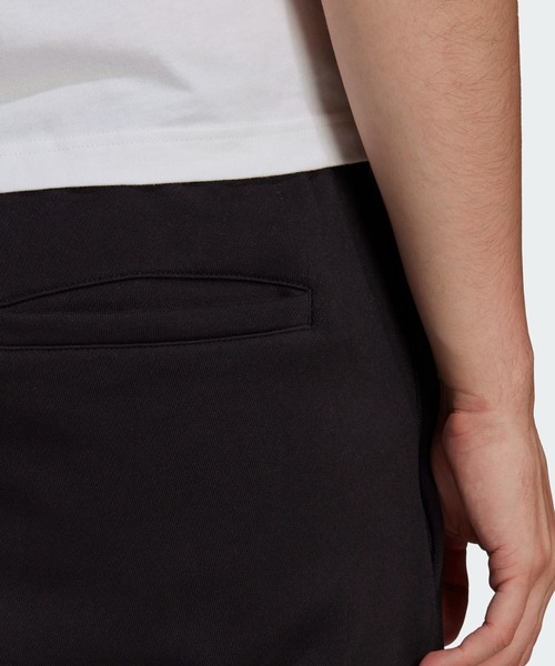 adidas（アディダス）の「アディカラー スピナー スウェットパンツ