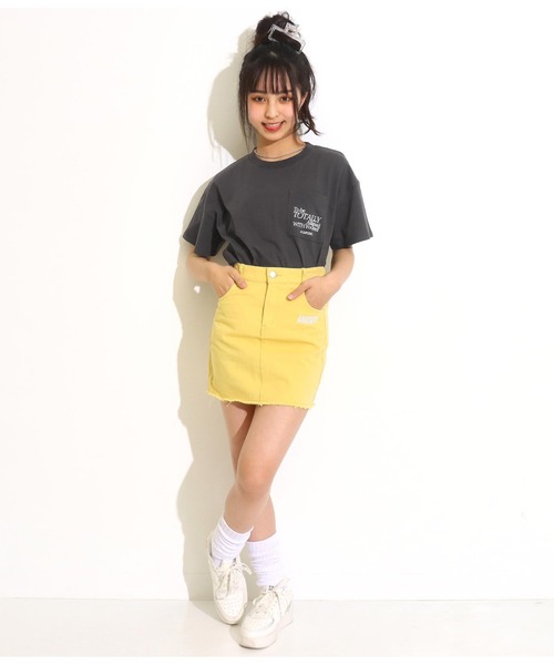ANAP GiRL(アナップガール)の「ポケットデザインTシャツ(Tシャツ/カットソー・キッズ・ホワイト/イエロー/スミクロ・S/M)」の5枚目の写真