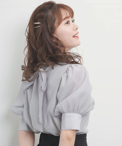 MAJESTIC LEGON（マジェスティックレゴン）の「エアリーバックリボンアソートブラウス（シャツ/ブラウス・レディース・ライトグレー/アイボリー/ホワイト系その他/ブラック系その他・MEDIUM）」の12枚目の写真