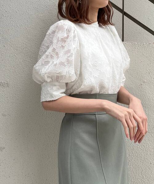 MAJESTIC LEGON（マジェスティックレゴン）の「エアリーバックリボンアソートブラウス（シャツ/ブラウス・レディース・ライトグレー/アイボリー/ホワイト系その他/ブラック系その他・MEDIUM）」の14枚目の写真