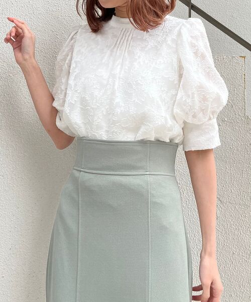 MAJESTIC LEGON（マジェスティックレゴン）の「エアリーバックリボンアソートブラウス（シャツ/ブラウス・レディース・ライトグレー/アイボリー/ホワイト系その他/ブラック系その他・MEDIUM）」の15枚目の写真