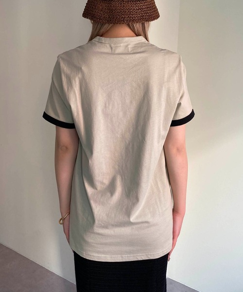 FRED PERRY(フレッドペリー)の「〈WEB限定〉【FRED PERRY/フレッドペリー】バイカラーTシャツ(Tシャツ/カットソー・レディース・グリーン/キャメル・SMALL)」の14枚目の写真