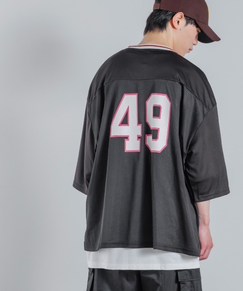 improves（インプローブス）の「メッシュ ナンバリングプリント オーバーサイズ Vネック Tシャツ（Tシャツ/カットソー・メンズ・ブラック/グリーン/パープル・MEDIUM/LARGE/X-LARGE）」の4枚目の写真