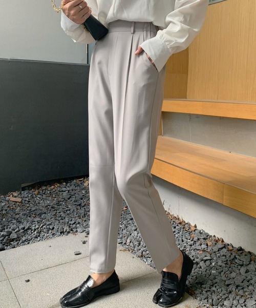 Diosfront（ディオスフロント）の「センタープレステーパードスラックスパンツ（スラックス・レディース・ブラック/グレー/ピンク/グリーン/ベージュ・S/M/L）」の16枚目の写真