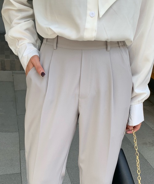 Diosfront（ディオスフロント）の「センタープレステーパードスラックスパンツ（スラックス・レディース・ブラック/グレー/ピンク/グリーン/ベージュ・S/M/L）」の17枚目の写真