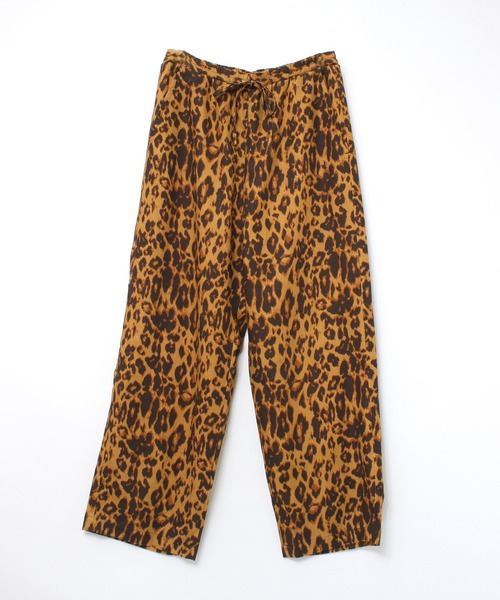 RNA（アールエヌエー）の「R3991 アニマルプリントイージーパンツ（スラックス・レディース・ブラック×ホワイト/レオパード/パープル・MEDIUM）」の14枚目の写真