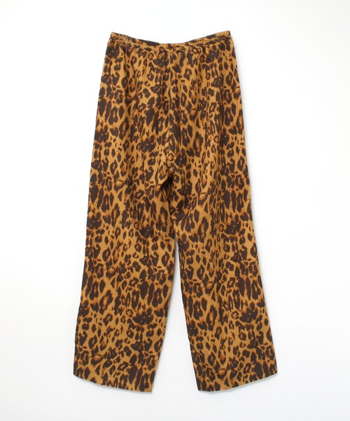 RNA（アールエヌエー）の「R3991 アニマルプリントイージーパンツ（スラックス・レディース・ブラック×ホワイト/レオパード/パープル・MEDIUM）」の19枚目の写真