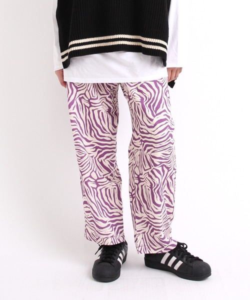 RNA（アールエヌエー）の「R3991 アニマルプリントイージーパンツ（スラックス・レディース・ブラック×ホワイト/レオパード/パープル・MEDIUM）」の9枚目の写真