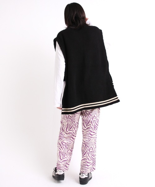 RNA（アールエヌエー）の「R3991 アニマルプリントイージーパンツ（スラックス・レディース・ブラック×ホワイト/レオパード/パープル・MEDIUM）」の12枚目の写真