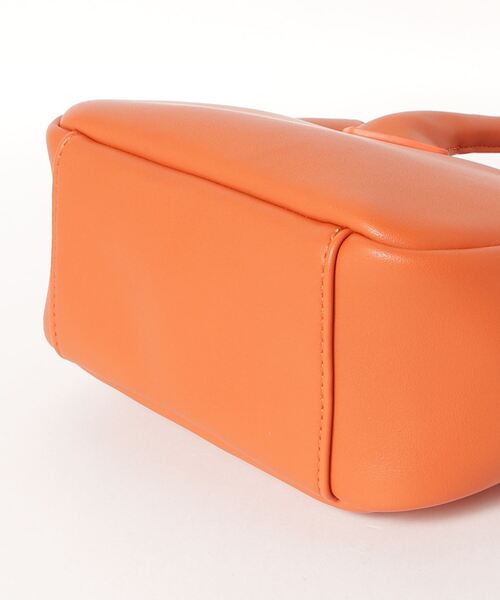 artemis by DIANA（アルテミスバイダイアナ）の「ストラップ付き2WAYスクエア型ミニトート（ハンドバッグ・レディース・ブラック/ベージュ/イエロー/グリーン/オレンジ・FREE）」の7枚目の写真