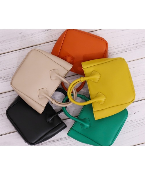 artemis by DIANA（アルテミスバイダイアナ）の「ストラップ付き2WAYスクエア型ミニトート（ハンドバッグ・レディース・ブラック/ベージュ/イエロー/グリーン/オレンジ・FREE）」の12枚目の写真