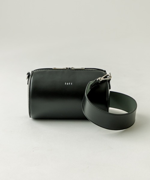 loti(ロティ)の「WEB限定 loti 2WAYチューブBAG(ショルダーバッグ・レディース・ブラック/オフホワイト・FREE)」の7枚目の写真