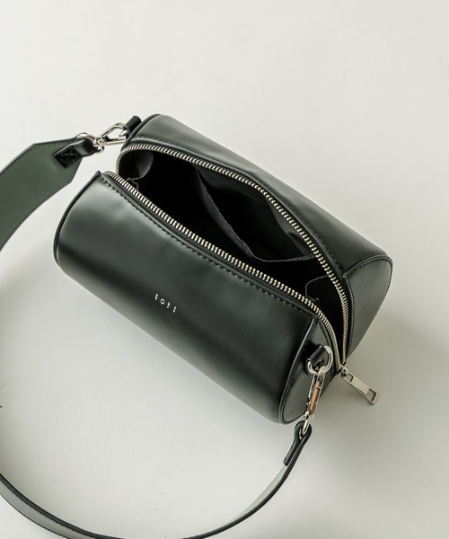 loti(ロティ)の「WEB限定 loti 2WAYチューブBAG(ショルダーバッグ・レディース・ブラック/オフホワイト・FREE)」の16枚目の写真