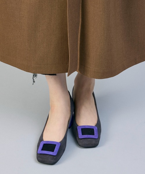 Mode et Jacomo（モードエジャコモ）の「バックルスクエアトゥパンプス（パンプス・レディース・ブラック系その他6/その他5/ブルーグレー/グレー系その他7・23.5cm/24cm/24.5cm/23cm/22.5cm）」の3枚目の写真