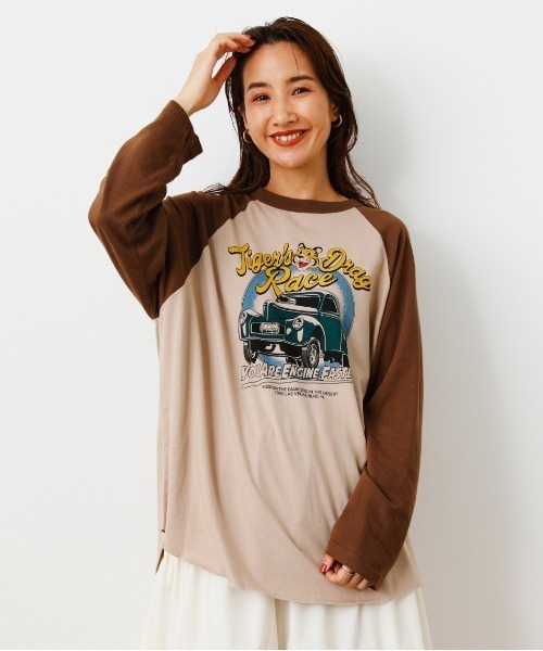RODEO CROWNS WIDE BOWL(ロデオクラウンズワイドボウル)の「Tiger Drag RaceラグランL/STシャツ(Tシャツ/カットソー・レディース・ブラック/ブラウン/ダークグリーン・FREE)」の1枚目の写真