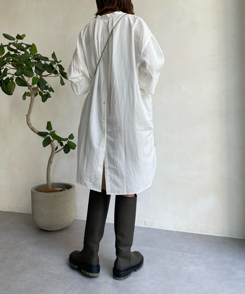 DouDou（ドゥドゥ）の「袖リブバックボタンロングシャツ（シャツ/ブラウス・レディース・オフホワイト/モカ/バイオレット/ブラック・FREE）」の9枚目の写真