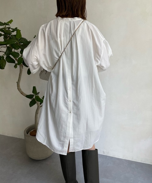 DouDou（ドゥドゥ）の「袖リブバックボタンロングシャツ（シャツ/ブラウス・レディース・オフホワイト/モカ/バイオレット/ブラック・FREE）」の13枚目の写真