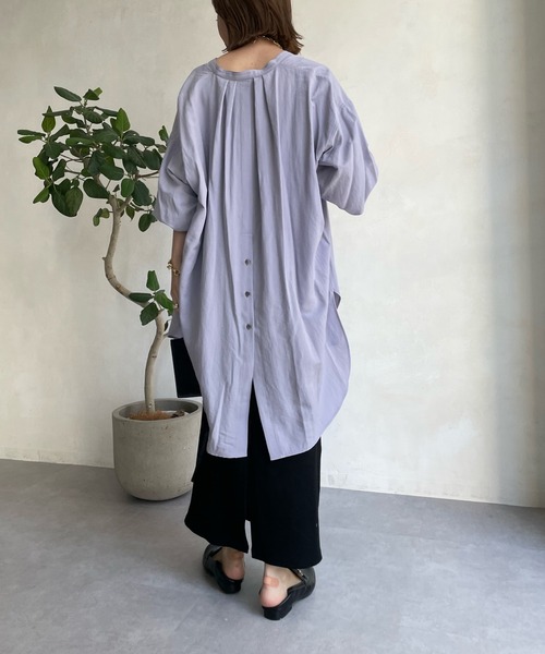 DouDou（ドゥドゥ）の「袖リブバックボタンロングシャツ（シャツ/ブラウス・レディース・オフホワイト/モカ/バイオレット/ブラック・FREE）」の18枚目の写真