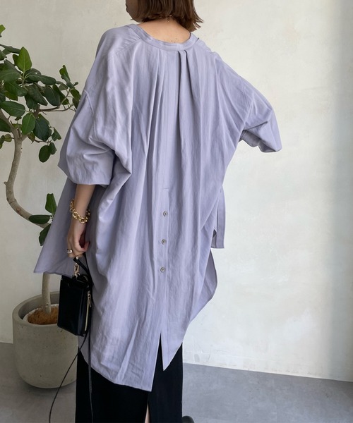 DouDou（ドゥドゥ）の「袖リブバックボタンロングシャツ（シャツ/ブラウス・レディース・オフホワイト/モカ/バイオレット/ブラック・FREE）」の22枚目の写真