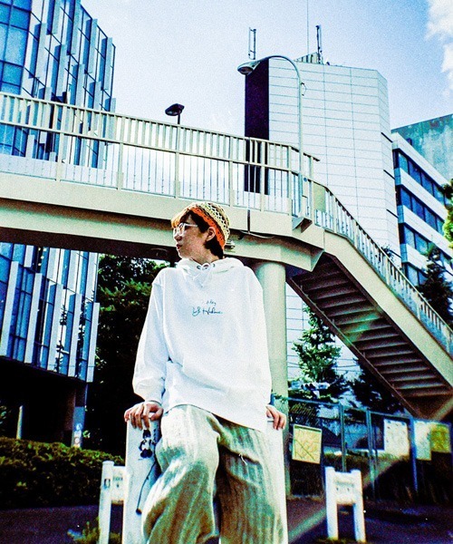 EFFECTEN(エフェクテン)の「EFFECTEN エフェクテン /in my head hoodie Yu hashimoto × utility collaboration ITEM(パーカー・メンズ・ホワイト/ブラック・FREE)」の11枚目の写真