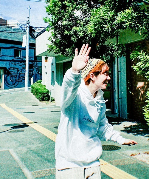 EFFECTEN(エフェクテン)の「EFFECTEN エフェクテン /in my head hoodie Yu hashimoto × utility collaboration ITEM(パーカー・メンズ・ホワイト/ブラック・FREE)」の5枚目の写真