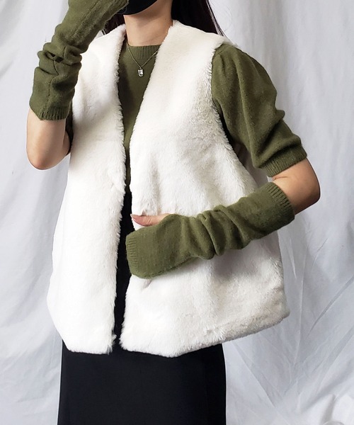 me+em select(ミームセレクト)の「※※【 9color 】スムースタッチフェイクファーベスト 【 ポケット付 】(ベスト・レディース・ブラック/ベージュ/ブラウン/ブルー/アイボリー/モカ/キャメル/グレイッシュベージュ/チャコール・MEDIUM)」の12枚目の写真