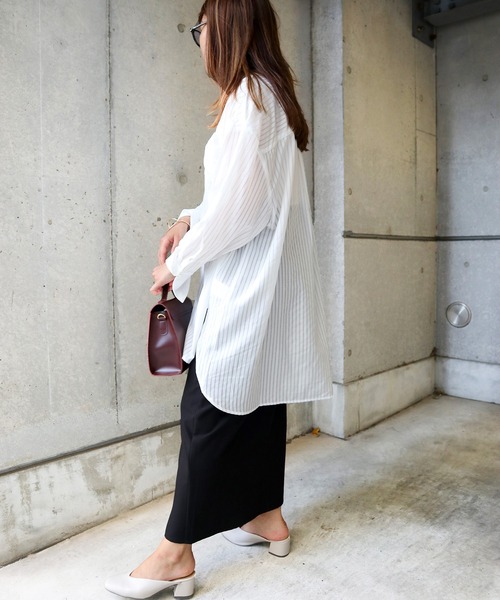 Brownie(ブラウニー)の「Brownie 肩ボタン開きストライプシャツ(シャツ/ブラウス・レディース・ホワイト/ブラック/グリーン/ライトベージュ・FREE)」の12枚目の写真