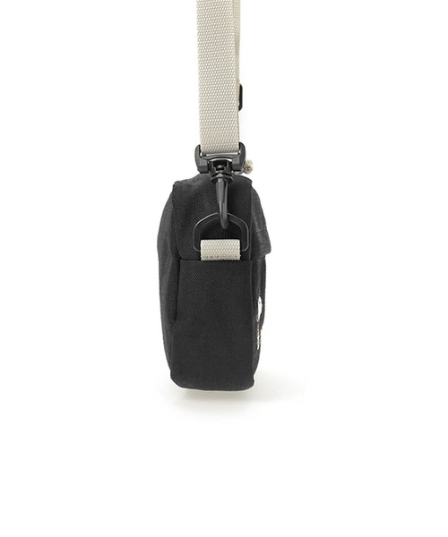 Manhattan Portage(マンハッタンポーテージ)の「The Mulberry Shoulder Bag PEANUTS FW22(ショルダーバッグ・メンズ・ブラック/カーキ・X-SMALL)」の7枚目の写真
