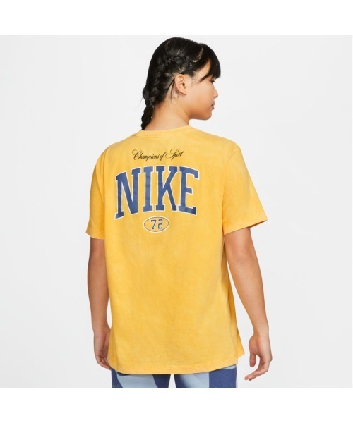 NIKE（ナイキ）の「NIKE/ナイキ AS W NSW TEE BF VARSITY（Tシャツ/カットソー・レディース・ブラック/イエロー・M/L/XL/XS/S/2XL）」の8枚目の写真