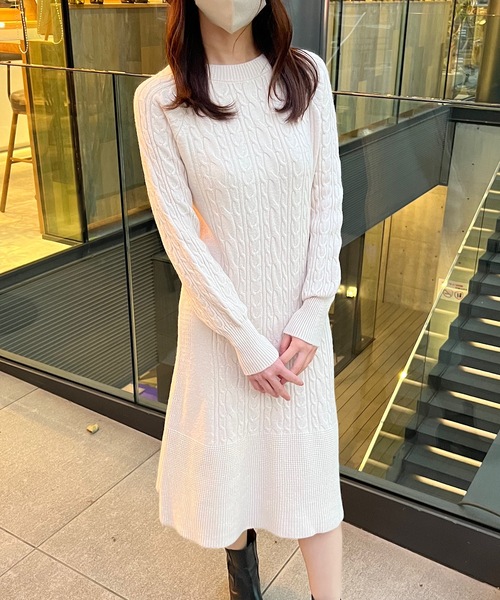 a:mure(アミュール)の「ヒモベルト付き!ケーブル編みニットワンピース(ワンピース・レディース・ベージュ/ホワイト/ブラウン・SMALL/MEDIUM)」の2枚目の写真