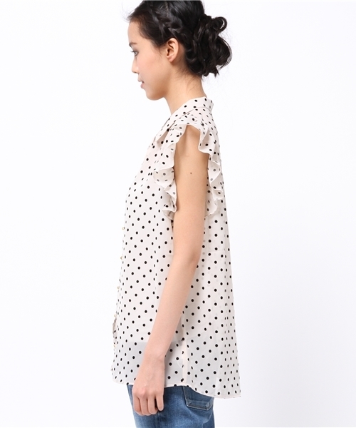 DISCOAT(ディスコート)の「【Discoat】フロッキードット肩フリルノースリブラウス(シャツ/ブラウス・レディース・オフホワイト/アイボリー/ネイビー・LARGE/MEDIUM)」の5枚目の写真