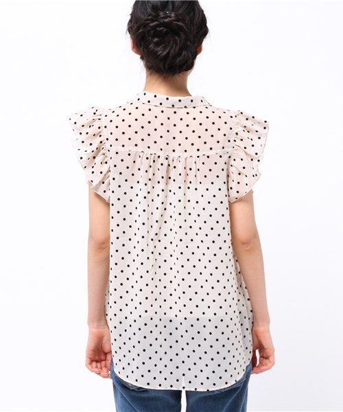 DISCOAT(ディスコート)の「【Discoat】フロッキードット肩フリルノースリブラウス(シャツ/ブラウス・レディース・オフホワイト/アイボリー/ネイビー・LARGE/MEDIUM)」の6枚目の写真