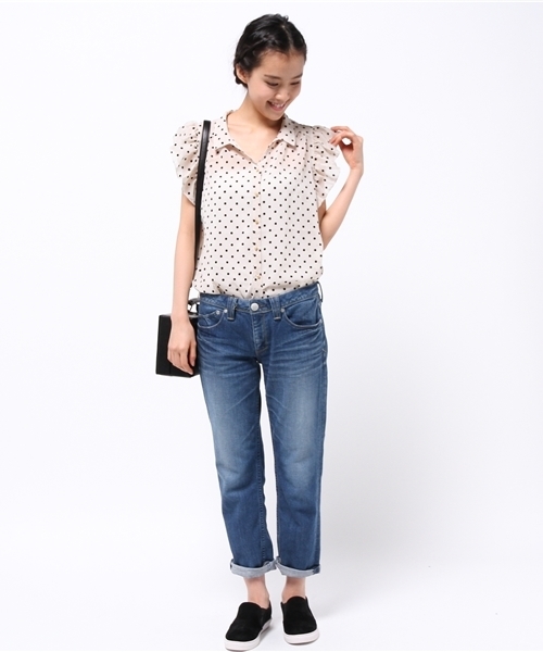 DISCOAT(ディスコート)の「【Discoat】フロッキードット肩フリルノースリブラウス(シャツ/ブラウス・レディース・オフホワイト/アイボリー/ネイビー・LARGE/MEDIUM)」の7枚目の写真