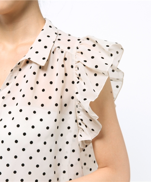 DISCOAT(ディスコート)の「【Discoat】フロッキードット肩フリルノースリブラウス(シャツ/ブラウス・レディース・オフホワイト/アイボリー/ネイビー・LARGE/MEDIUM)」の9枚目の写真