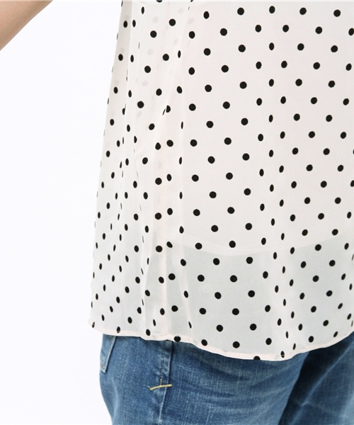 DISCOAT(ディスコート)の「【Discoat】フロッキードット肩フリルノースリブラウス(シャツ/ブラウス・レディース・オフホワイト/アイボリー/ネイビー・LARGE/MEDIUM)」の10枚目の写真