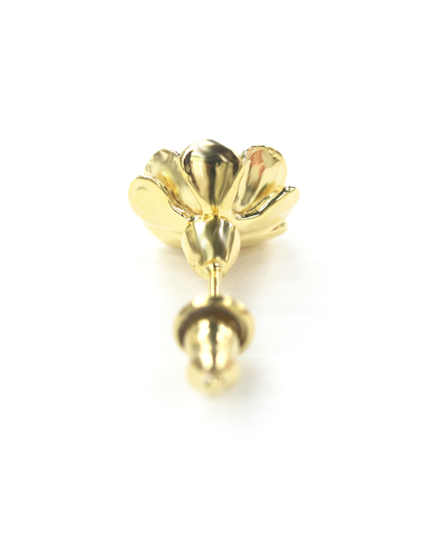 e.m.（イーエム）の「◆staygold◆ゴールドメッキシルバーフラワーピアス（ピアス（片耳用）・レディース・ゴールド・FREE）」の3枚目の写真