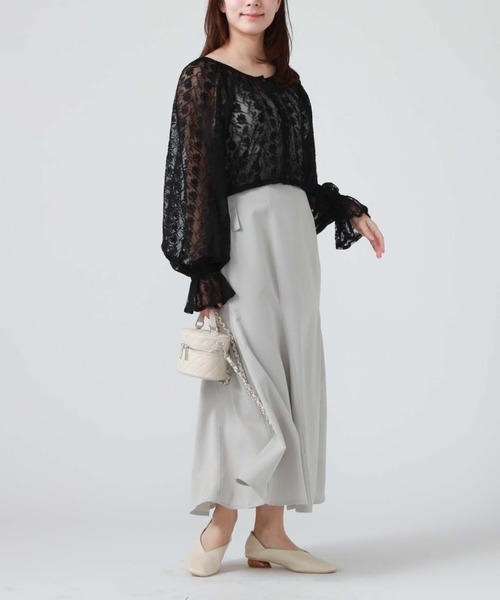 archives（アルシーヴ）の「ボリュームギャザーＶ開きブラウス（シャツ/ブラウス・レディース・アイボリー/ブラック/ブルー・MEDIUM）」の8枚目の写真