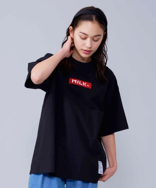 MILKFED.(ミルクフェド)の「BAR AND STENCIL LOGO WIDE S/S TEE(Tシャツ/カットソー・レディース・ホワイト/マルチ/オフホワイト/ブラック/レッド/パープル/ライトピンク/オレンジ/ライトブルー・ONE SIZE)」の21枚目の写真