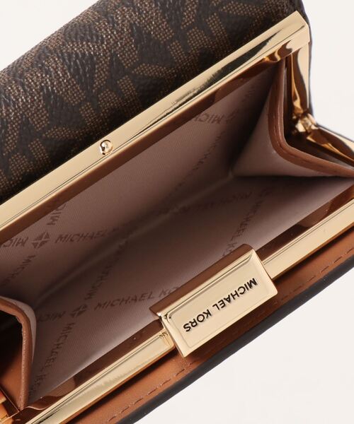 MICHAEL KORS(マイケルコース)の「JET SET TRAVEL コンパクト ウォレット ミディアム - MKシグネチャー(財布・レディース・ブラウン・FREE)」の9枚目の写真
