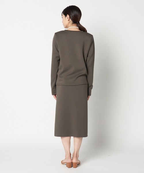 HELIOPOLE(エリオポール)の「CARDBOARD SQUARE SHOULDER PO(Tシャツ/カットソー・レディース・カーキ/ブラック・38)」の5枚目の写真